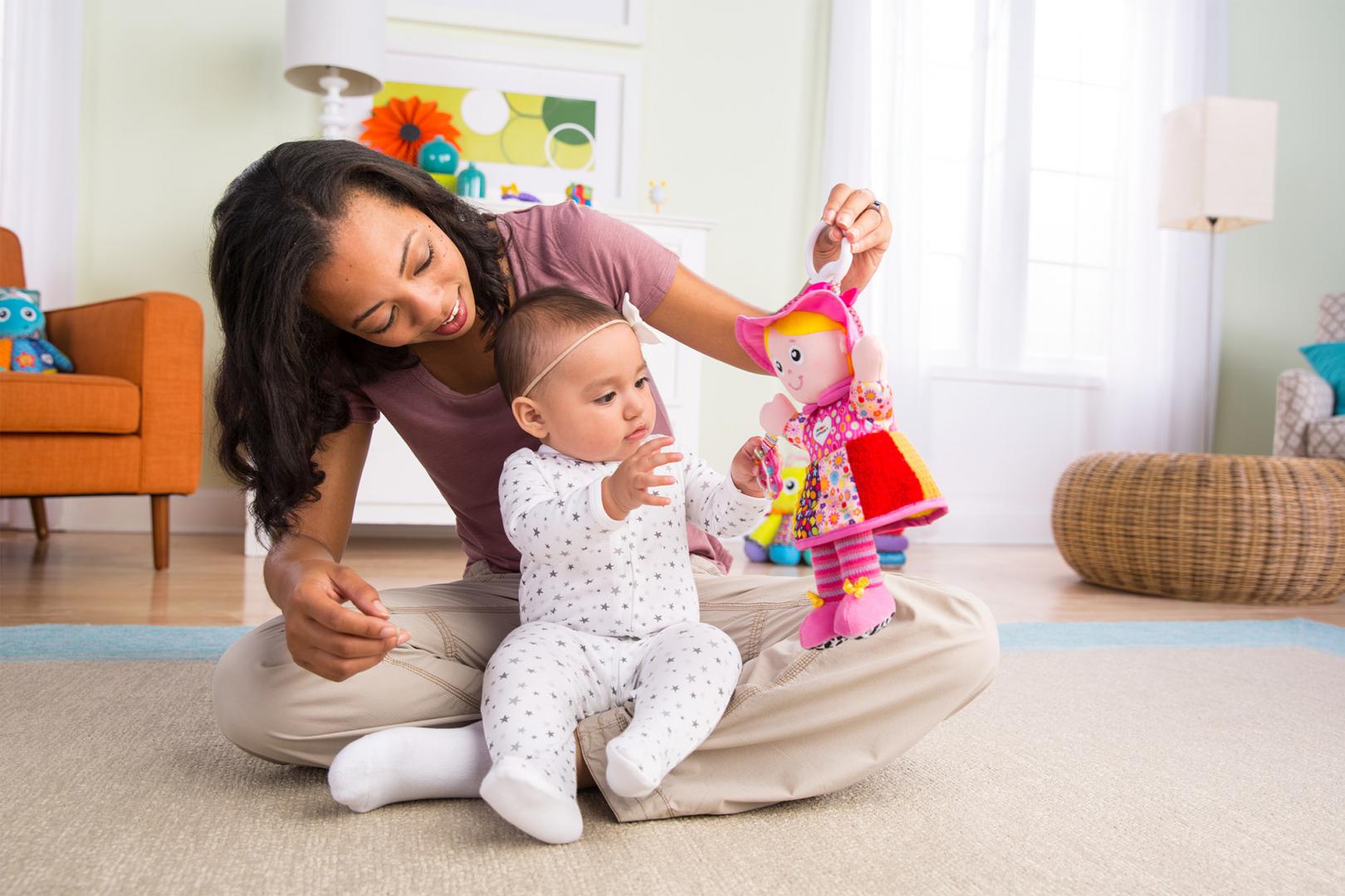 Păpușică Interactivă LAMAZE Emilia - Jucărie Educativă - imagine 3