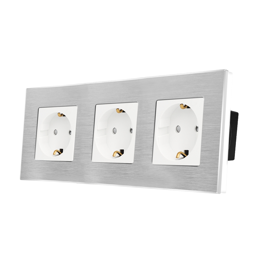 Priză Triplă LUXION Aluminiu | Siguranță și Design