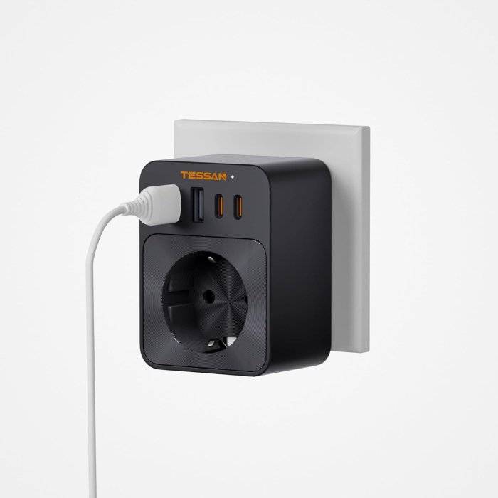 Adaptor Tessan TS-FW01DE00 cu Schuko și 4 porturi USB, 30 W