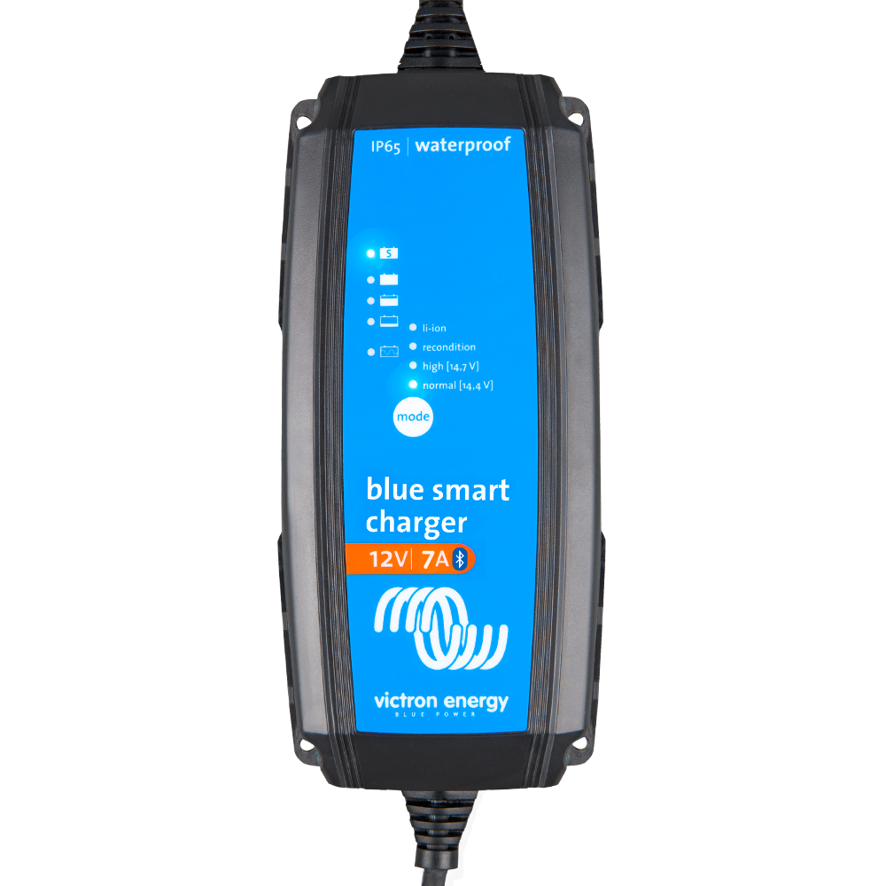 Încărcător Victron BlueSmart IP65 12V/7A - Bluetooth & 7 Etape