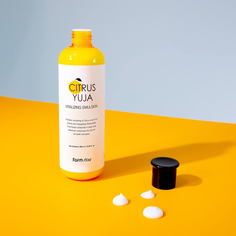 Emulsie Facială Farmstay Yuzu Vitalizing