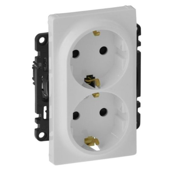 Priză schuko 2P+T Legrand 753126, 16A, 250V, IP20