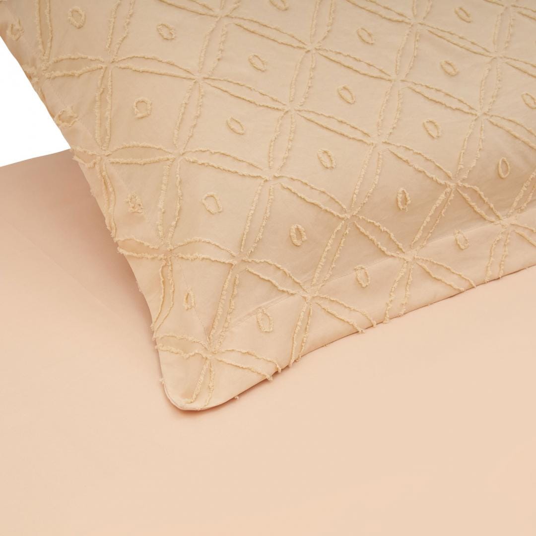 Lenjerie pat HEINNER KS cu broderie tuffată Crem - imagine 3